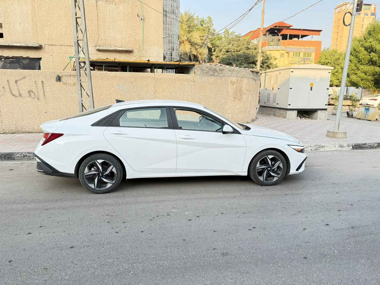 السلام عليكم  النترا موديل 2024 وارد امريكي 
 حادث خفيف جدا فقط حافه البنيد 
بدون دواخل بدون شاصي بدون لغد بدون اي شي غير حافه البنيد 
رقم كربلاء حرة باسمي تحويل ثاني يوم 
ماشيه 20الف  
لد نهاري 
شاشة 
قياده ذاتيه 
تنبيه خروج عن المسار 
توقف ذاتي
 تحديد مسار 
ويل كب 
تحكم ستيرن 
كامره 
وبقبه المواصفات المعروفه 
صور حادثث امريكا مرفقه 
السعر 175
مكان السياره كربلاء للاستفسار ***********
