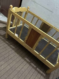 سرير طفل • صاج • الشعب