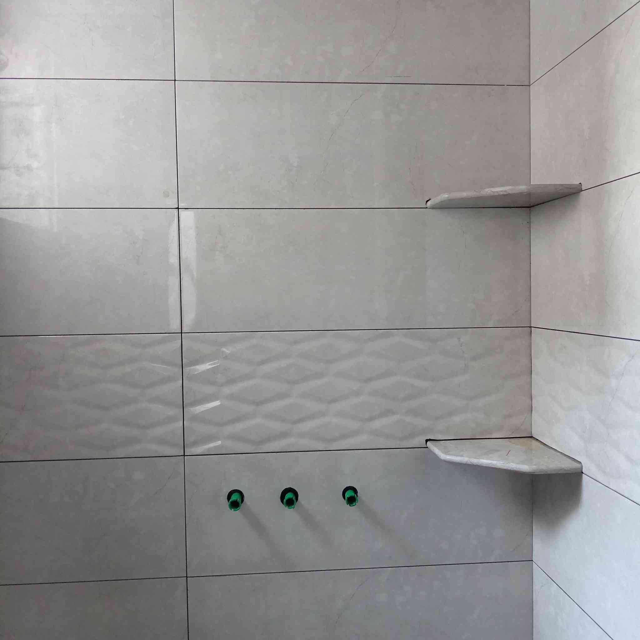 خلفه سيراميك جدار ارضيه شقل درجه اولى مكاني تكريت *********** متفرغ
