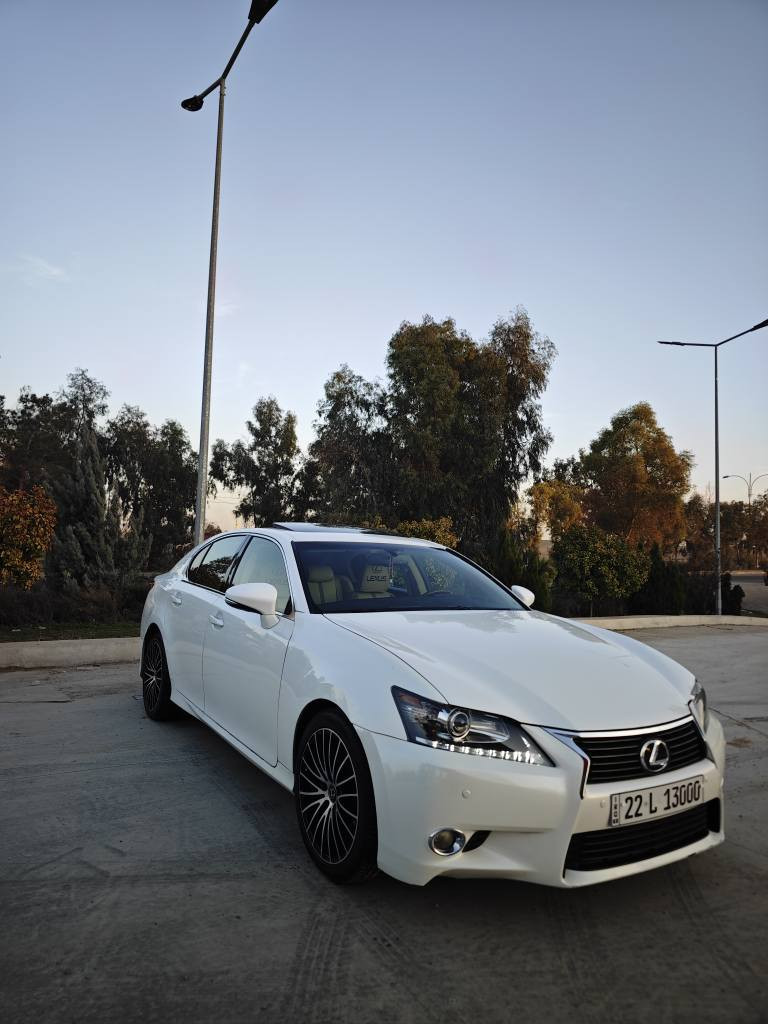 lexus 2013 gs 250

لیکزیز حجم  250 خلیجی 
مواسفاتی فولە 
سڵاید و ناو زەرد و بەسمە و 
دەرگا بەسمەیە ،شاشە گەورەو کامیرایە
کوشن کاربا و ساردو گەرم و خەزنە
سوکان کارباو خەزنە
مواسفاتی زۆرە لە باسکردن نایە
حاسەو ئاوینە شەفتەو
مکینە ٦ بستونە نەکراوەتەوە 260 km رۆشتوە 
سیارەکە سێ پارچەی لای سەکنی لەسەر لیخشان بۆیاخە بێ ناوگرتن و ئێرباگ و دەعمم بەشەرتی ئەوەی دەعمی نەبێ ..
سعری 140$ معامەلەیە 
***********
بێ گۆرینەوە بەس فرۆشتنە 
سەنەوی تا نزیکی 2031تازەیە بە ناوی خۆمەوەیە رەقەمەکەی لەگەڵنیە..... شمشمل, السليمانية
