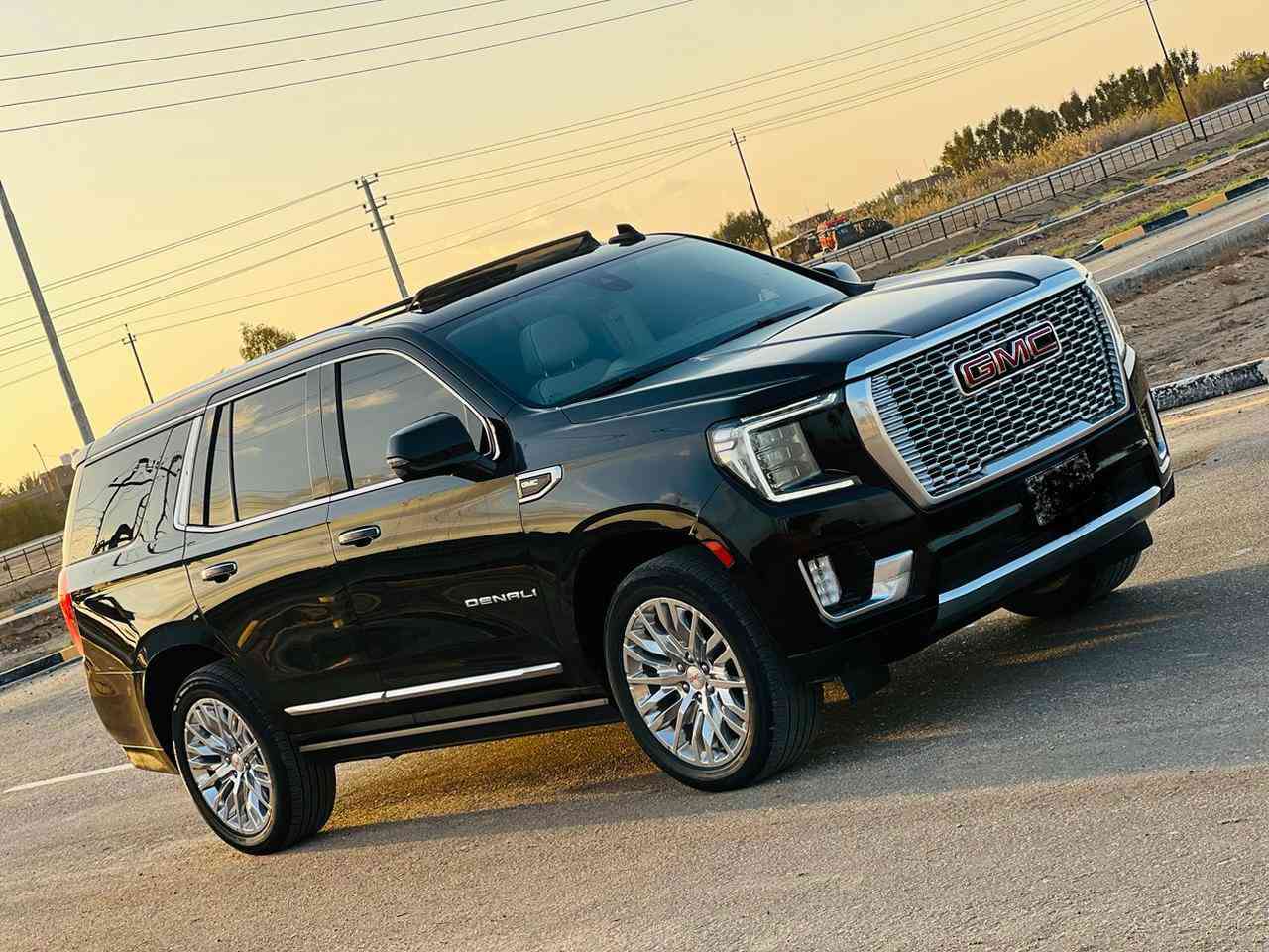 جمسي يوكن 2021 دينالي 
فول فول مواصفات 1/ 1 ( خـليـجـي ) 
وكالة المنصور.#مكينه #وكير #كفاله من الفتح ومن اي شي
السيارة بيها باب صبغ اثر تخريب فقط 
ماشية 100 الف 
المواصفات
محرك  V8 6.2 
مقاعد جلد vib اوف وايت 
ويل 22 انج 
دخول ذكي بدون مفتاح 
جكات كهرباء 
حساسات امامي خلفي 
رادارات امامي وخلفي مع نظام مانع التصادم التلقائي 
كامره 360 
دبل اكسل 
حساسات امامي خلفي 
مقاعد كهرباء امامية وخلفية      
بالأضافة الى التدفئة والتبريد 
داتا شو 
شاحن لا سلكي 
بانوراما 
صندوق كهرباء 
دوسات كهرباء 
ثلاجة لغاية درجة - 5
لايتات زنون LED 
انظمة قيادة متعدده
مكان السيارة بغداد 
مواصفات الدينالي معروفة متخلص
السيارة معروضه 438$وبيها مجال جداً بسيط حك الجيه فقط
***********
