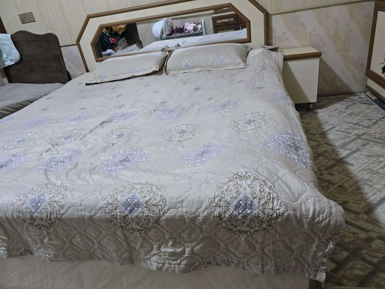 ئەم تاقمە نوستنە بۆ فرۆشتن دەستکردە
زۆر پاکە نرخ ٣٥٠ معامەلەشوین چەمچەمال
ئەشیاکانتان بنیرن بۆتان دەفرۆشم پشت بەخوا


**إذا كنت صاحب هذا الإعلان وتريد حذفه لأي سبب، رجاءا أرسل رسالة إلى الدعم الفني**
