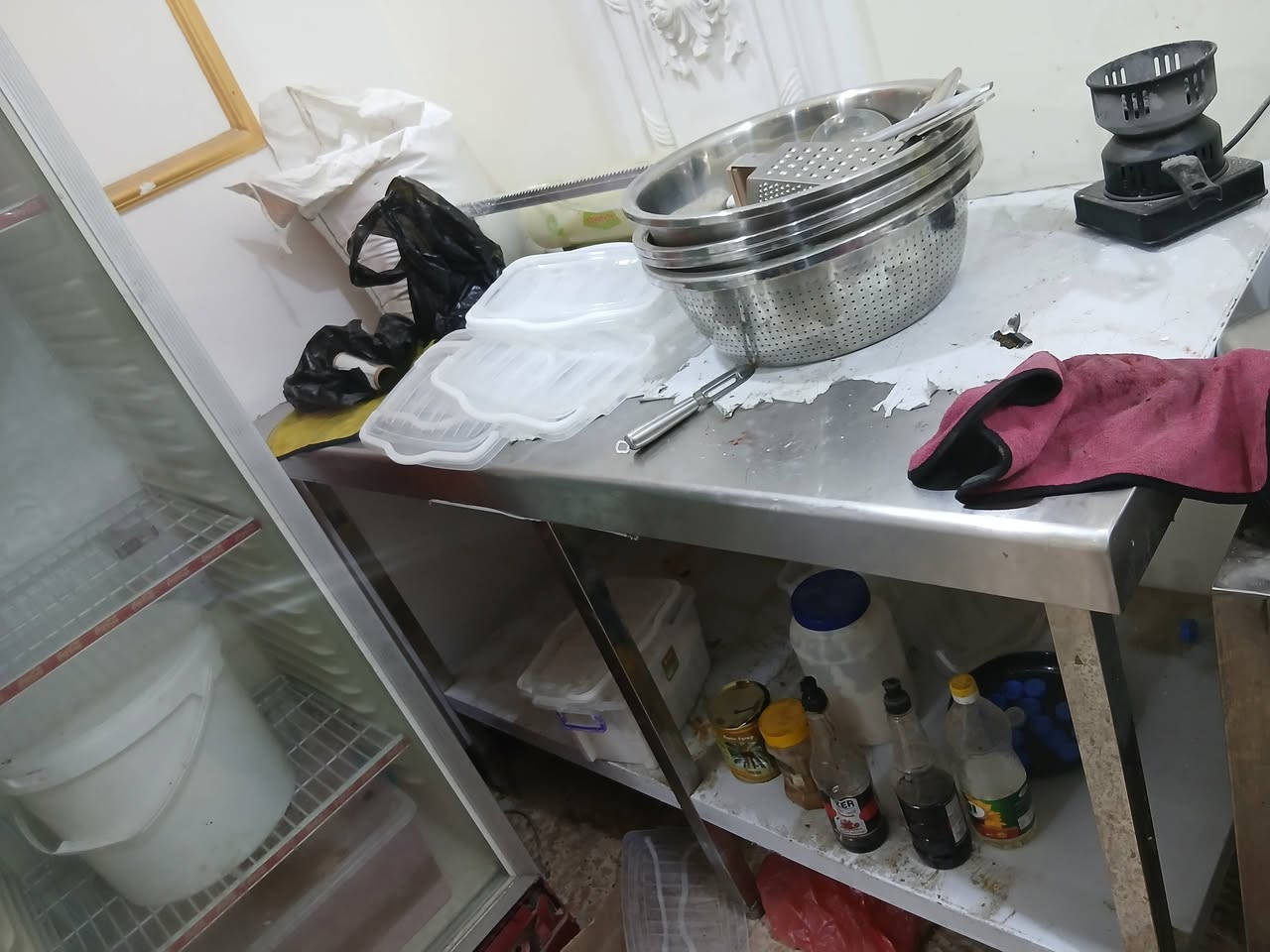 بردات مقبلات حجم ١٢٠ ياخذ ١٢ الى ١٤بلانك جديداات مستدخدمات شهر
بردات عارضات عدد تلاثه نضيفات كلش 

طباخ ابو 3 عيون كبير والطباخ تركي تفصال 

ميز مترين العرض الطول 100 اصلي درجه اوله 

جداري كبير ستيل اصلي 

سنك ابو ستيل اصلي عراقي بدزاين تركي 

طباخ لبلبي وباكله اصلي ستيل يجي ويا طشتين 2 عيون كبير ناره قويه 

الاستفسار ***********

ايشي يفيدكم خابروني مكان بابل الكورنيش
