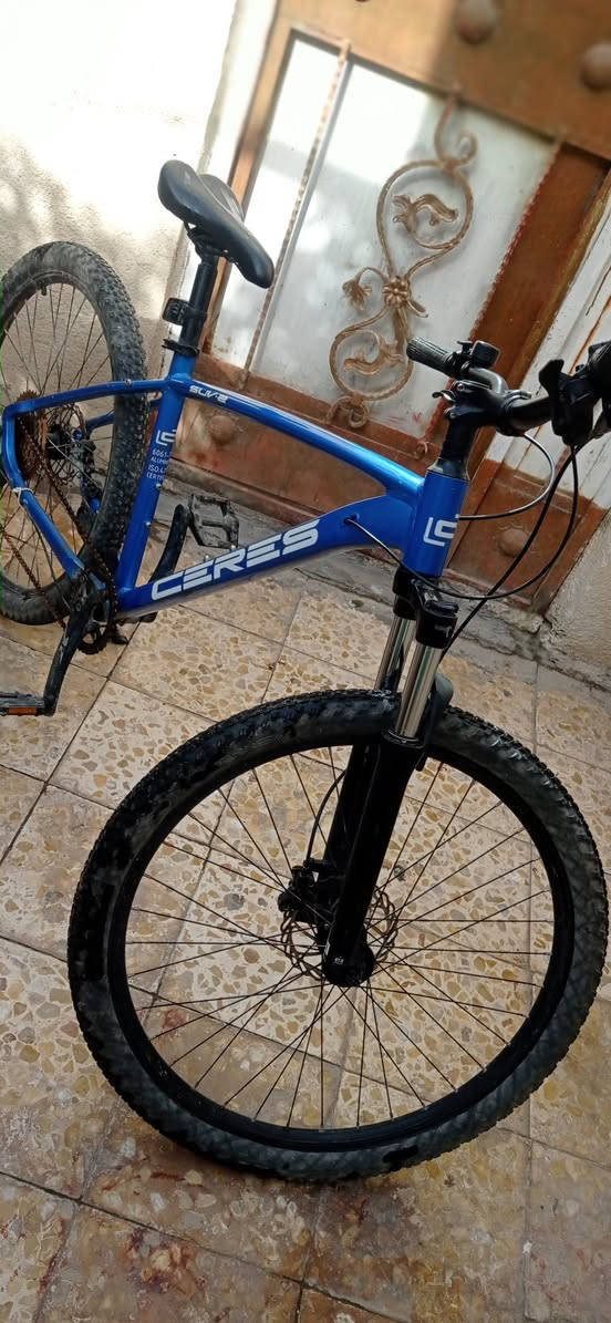 السلام عليكم 
بايسكل ceres للبيع مستخدم قليل 
بريكات هيدروليك ناقصه بس تبديل دهن
حجم 27 قياس ميديم
السعر:220 وبي مجال قليل 
للاستفسار خاص.


**إذا كنت صاحب هذا الإعلان وتريد حذفه لأي سبب، رجاءا أرسل رسالة إلى الدعم الفني**