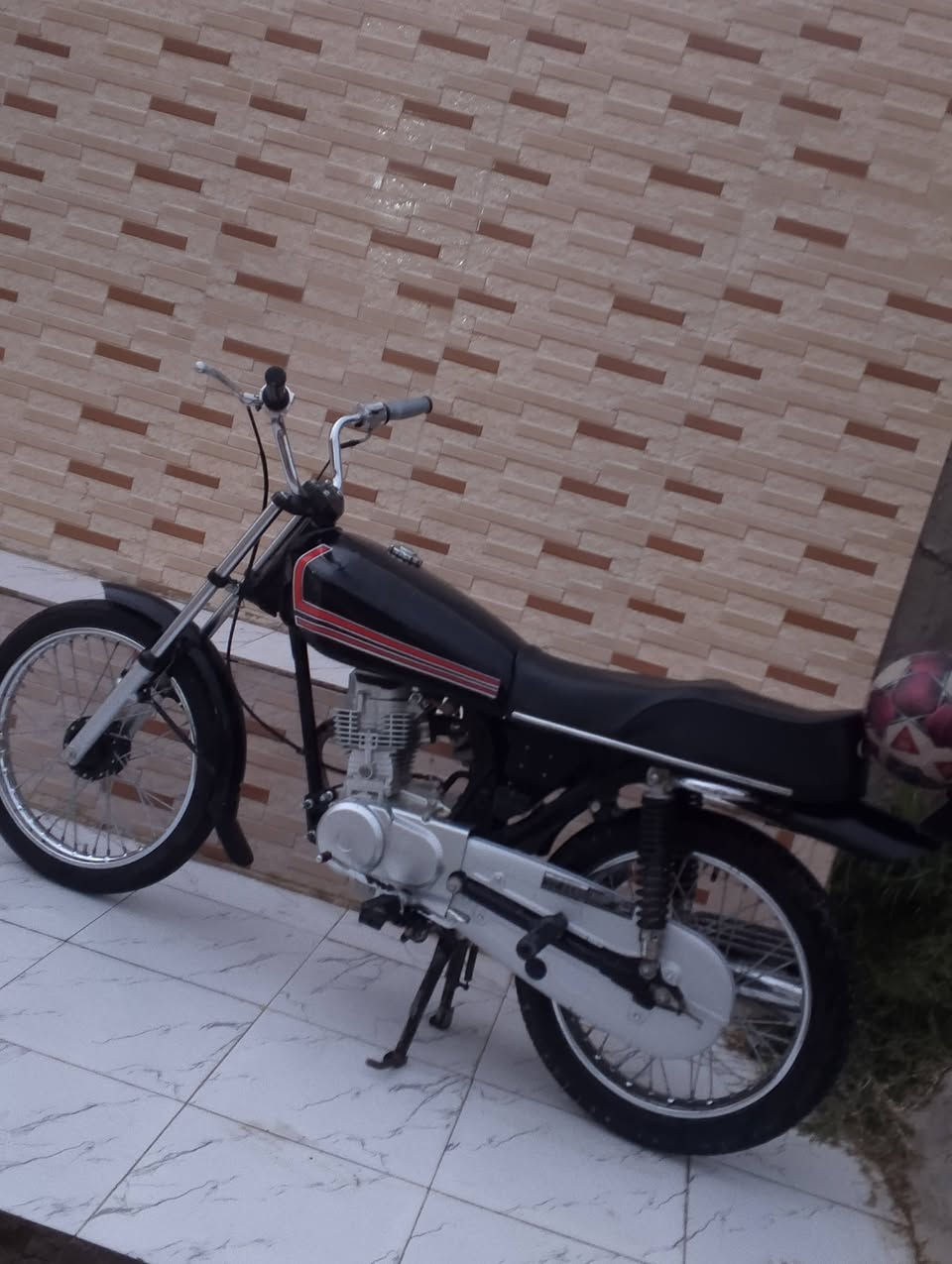 سلام عليكم دراجه نامه شلامجه شاصي 20  محرك 25. الدراجه جديد كفاله عامه اوراق.  دراجه. بل حقيقه احله من الصوره مكاني حله ابو غرق رقم الهاتف ***********
