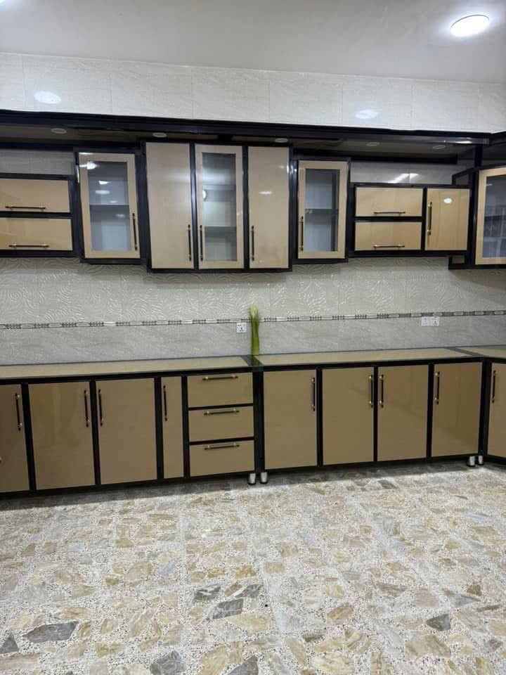 كما عودناكم على اعمالنا عدنا كاونتر حسب طلب الزبون مطبخ المنيوم مع مرمر فقط السنك واناره مع الضمان في العمل في داخل البوري الهيكل الداخلي خشب روسي مربع لكي تكون الابواب في عمر اطول  
علما النقل والشد والقياس مجاناا 

تحياتي للاستفسار ***********
