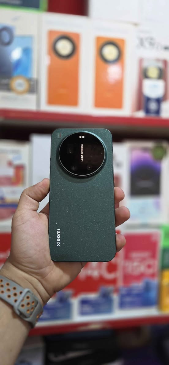 Xiaomi mi 17 ultra

احدث واخر واقوى اصدار من شاومي
مي 17 الترا 
لون مميز اخضر
 
عملاق التصوير بعدسات leica الالمانيه 

ذاكره عملاقة 1024/16g
يعني وااحد تيرا

نظافه 💯
حجم البطاريه 6800mah
قدرة شحن 90w
نسبة البطارية 💯
عدد الدورات 40دوره فقط

احدث معالج حاليا snapdragon  8elite gen5

شاشه بقياس 6.9انج
LTPO Amoled  120Hz

السعر 1675
متوفر بيع وشراء ومراوس
متوفر توصيل محافظات 10الاف مقدما 

بابل سوك الحله شارع المكتبات 
مكتب الماسه للموبايل 

***********
*********** حلة, بابل
