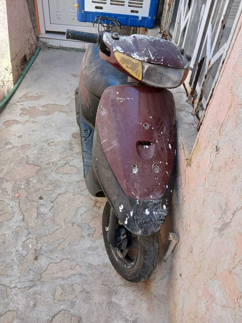 السلام عليكم عدي دراجة للبيع وحدة وكفت نقصة مكينة لو بلك كوم حديد هي للبيع 
100الف.وبية مجال 
شراي يتواصل ***********
