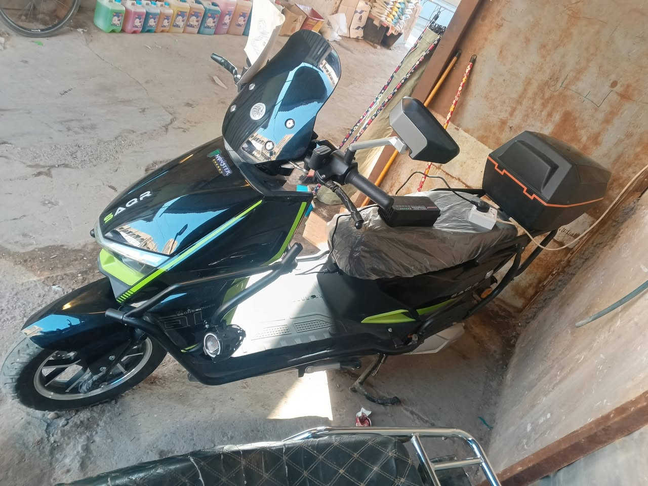 سلام عليكم 
دراجه شركه السقر ماشيه 144كيلو 
زيرو 
6 بطاريات دبل 
مواصفاتها معروفه 
850 وبيها مجال 
البياع 
*********** بي واتساب
