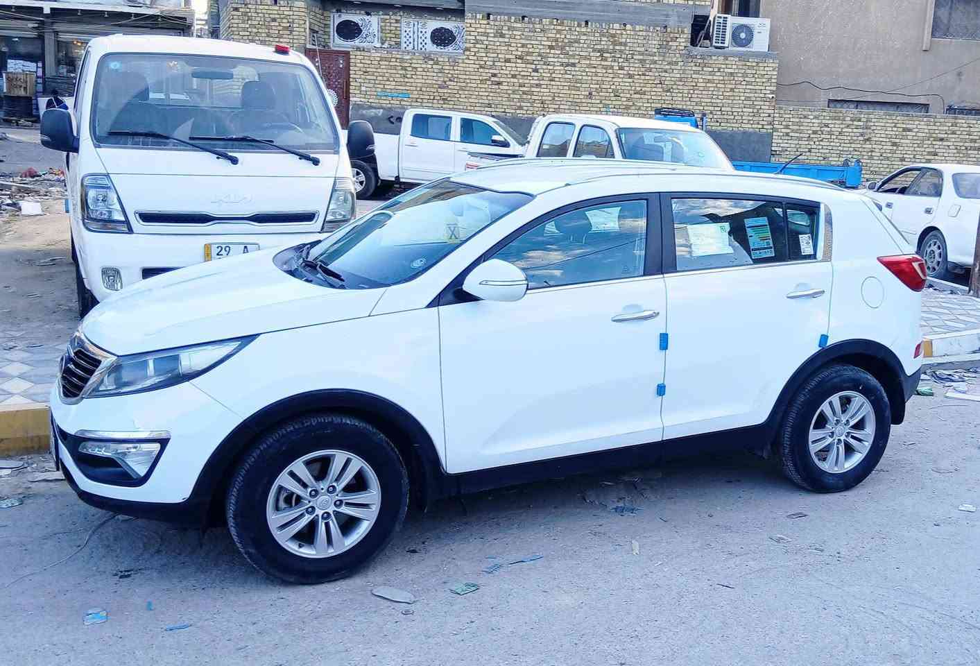 السعر 155
سبورتج ١٤ شكل ١٥ كفاله عامه  مكينه وكير وكشر فول عده البانوراما ولبصمه رقم بصره دولي هزه جديده تخم تاير حداديه تبريد تدفئه جاهزه للأخير
 مكانها ذي قار الرفاعي
 ***********
