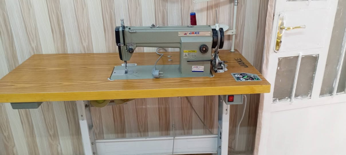 ماكنة خياطه للبيع اخو الجديد مع الميز ٣٠٠ الف


**إذا كنت صاحب هذا الإعلان وتريد حذفه لأي سبب، رجاءا أرسل رسالة إلى الدعم الفني**