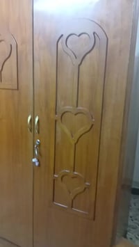 غرفة اخشاب للبيع كنتور ٥ ابواب ومراية وميز احذية وميوزة جانبية السعر م...