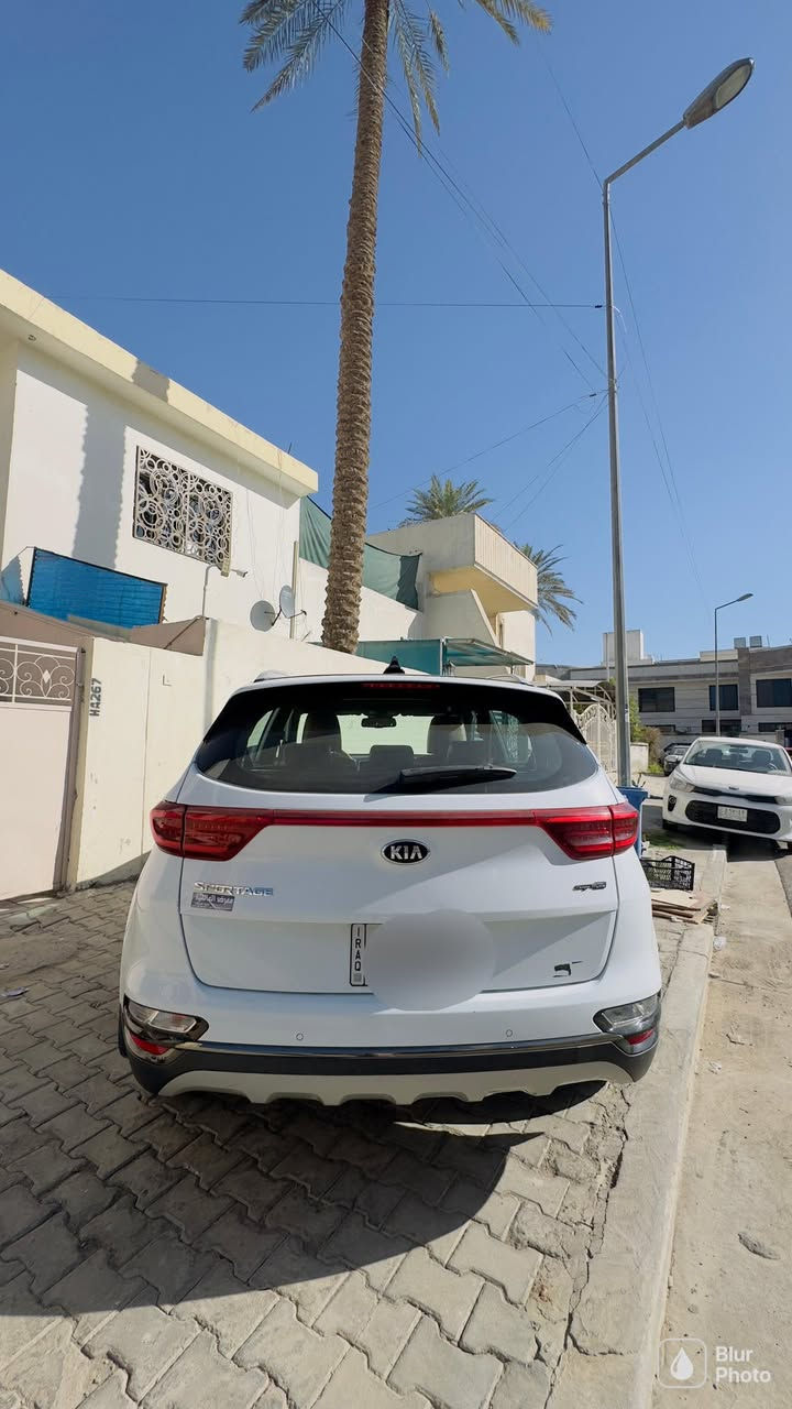 السلام وعليكم
كيا سبورتج 2020 GT LINE خليجي وكالة العالمية
 رقم بغداد باسمي

ماشيه 105.000km الف

محرك 2000 دوش 

-بانوراما
-صندوك كهرباء
-كرسي كهرباء 
-شاحن لاسلكي 
-اوتو هولد 
-انضمه قياده درايف مود 
-شاشه كار بلي 
-هاند بريك الكتروني دكمه 
-حساسات اماميه + خلفيه 
-كامره خلفيه
-قطعتين تبريد 
-بانوراما 
-كشافات زنون 
-بك لايت LED
-شفتات استيرن  
-مثبت سرعه 
-نضام مانع انزلاق
-درايف مود ECO / NORMAL /SPORT /SMART
-اشاير مري وكهربائية قابله للطي 
-مخرج تايبسي 15w+مخرج USB
-مخرج تايبسي 2 خلف الكشن الخلفي 

السياره كفاله عامه عده الجاملغ شخط صغير موجود
بالصور والجاملغ الخلفي رصعه صغيره
الباقي مكفول

السعر 220 قفل

***********
