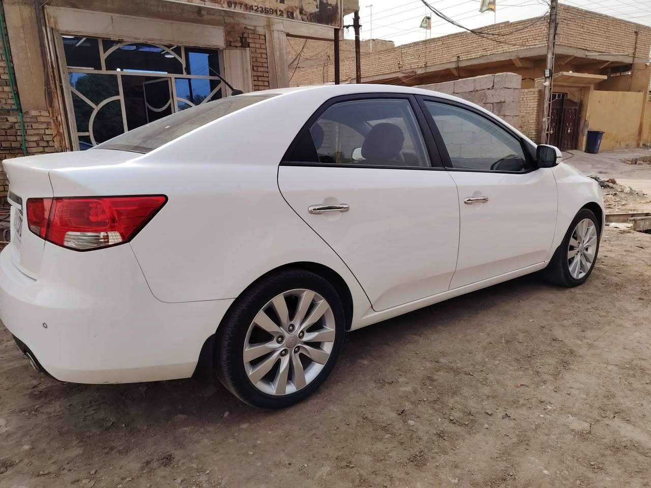 السلام عليكم كيا سيراتو موديل 2012محركه 1600دوش سياره جديده  مكفوله سونار موجود داخل الصور
السعر 120بيه مجال استفسار بخصوص السيارة
عنوان السيارة بغداد
***********
