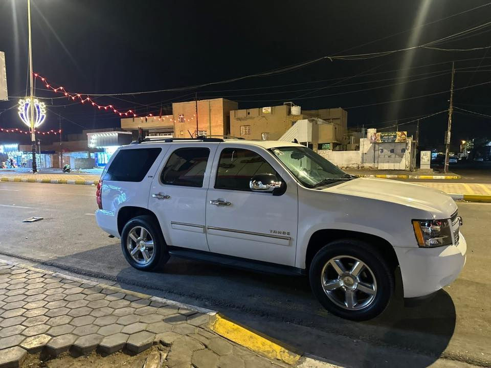 سعر 215 وبيه مجال قليل 
فول مواصفات LTZ 
 
رادار امامي جانبي مع حساسات   
شاشة بالسقف 
كشنات جلد اسود مع تحكمات كهرباء بالكشنات
دواسات بانزين بريك تحكم كهرباء 
مري كهرباء تحكم 
تحكم ستيرن كهرباء
السيارة جديدة ما ناقصها اي شي (بعض الملاحظات)
 سياره ضربته جاملغ وبنيد وبيها سونار 

ماكينه 8  محرك 5300
رقم بغداد جديد  انكليزي تحول مباشر
 تشغيل عن بعد 
منظومه زينون جديده 
كاميرا على  بك بلادي شاشه بلادي الاصليه 
 
مكان واسط الكوت 
رقم ***********
رقم الواتساب ***********
— في ‏‏الكوت‏‏.
