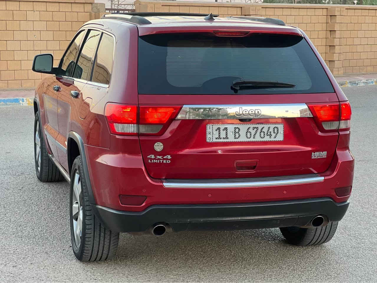 2011 Rt 5700 
السعر.   138 وبي مجال 
فول بنوراما كشنات جلد كهرباء 
داخل بيجي جدا نظيف  شاشه كبيره كامره 
السياره كلين داخله بيه جاملغ كلير من امريكا وبالعراق شبر بالجاملغ الثاني ايرباكات سليمه  سونار موجود جديد 
محرك كير حداديه تبريد كله جاهز 
رقم جديد باسمي تحويل مباشر 
مكاني بابل حله مركز المدينه   
*********** حلة, بابل
