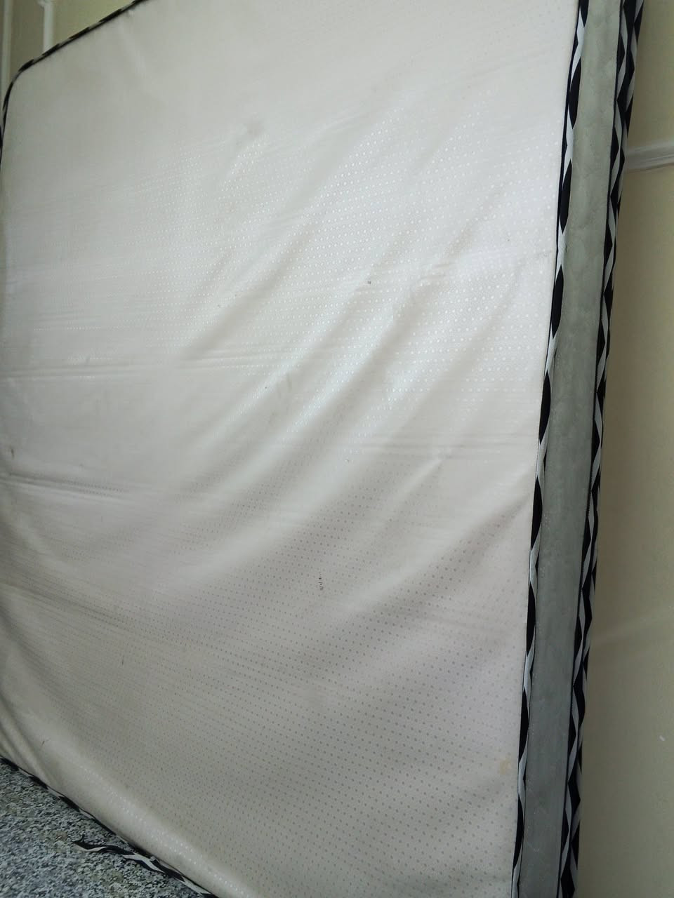 غراض للبيع
تخم ديوان 10مقاعد 
كامرات عدد 4
دوشك تركي 
شاشه حجم 32 ...***********
