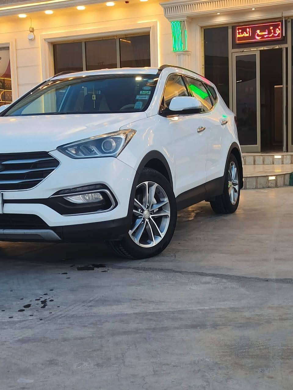 سنتافي خليجي أبيض موديل ١٨ اربعه سلندر رقم أربيل الجديد الدولي بأسم شركه سبعه راكب ثلاث قطع تبريد كامره وحساس كشن كهرباء السائق لد نهاري ماشيه ١١٣ الف حقيقي اصل سويج ومحوله بصمه سياره خير من الله للبيع او مراوس  شاشه وكفاله عدا بارد بالبنيد كد كف  موجوده في ميسان السعر على الرقم ***********
