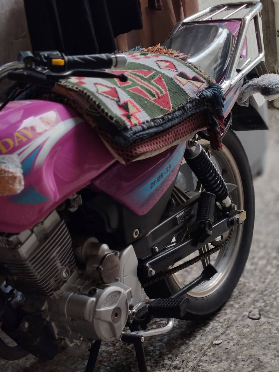 سلام عليكم دراجة دايون عضم لون بنفسجي الدراجة رقم وسنوية انكليزي كفالة عامة من الزلغ ما مفتوحة شرط الفحص السعر مليون 950 بيهة مجال مكاني كربلاء حي العامل رقمي ***********
