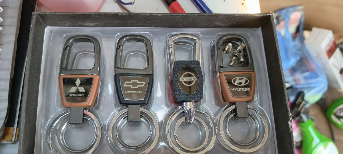 السلام عليكم 
يتوفر كماليات سيارات عطور واكسسوارات ✅
العنوان بسمايه الشارع العام مقابيل حلويات برهومي 
***********
يتوفر توصيل🛵
