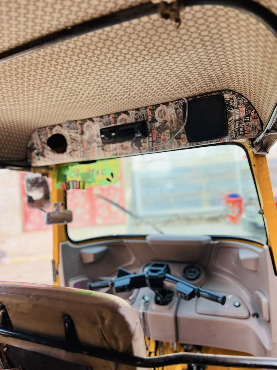 سلام عليكم تكتك للبيع 21محسوبه على 22 تكتك خير من الله مكينه كير كفاله. رقم رسنويه إنكليزي (كربلاء ) بسمي تحويل مكان بغداد الشعب قريب على سما بغداد بيه ملاحضه او قطه صبغ  مشر بصوره 
السعر 8 ملاين وبيه مجال قليل 
رقم الهاتف ***********
