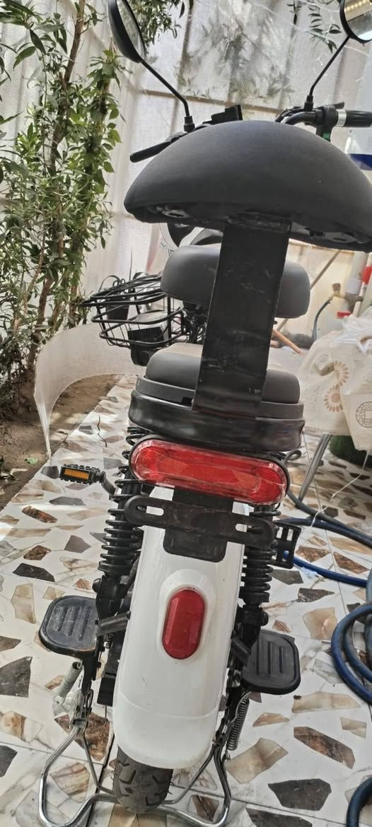 دراجه شحن ريان حجم 14  بطاريه ليثيوم جديده السعر 380،000 الف
مكاني بغداد الحريه 
***********
