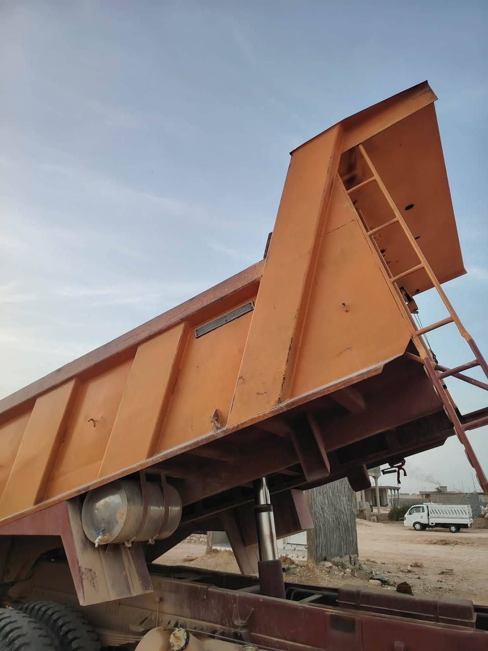 سلام عليكم البيع بدي تك مايلر مال 82 مكفول من صبغ ومن خياس كفاله عامه لاستفسار ع رقم ***********
