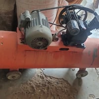 كومبريسرات • كبير شغال • صغير يحتاج اوتماتيك