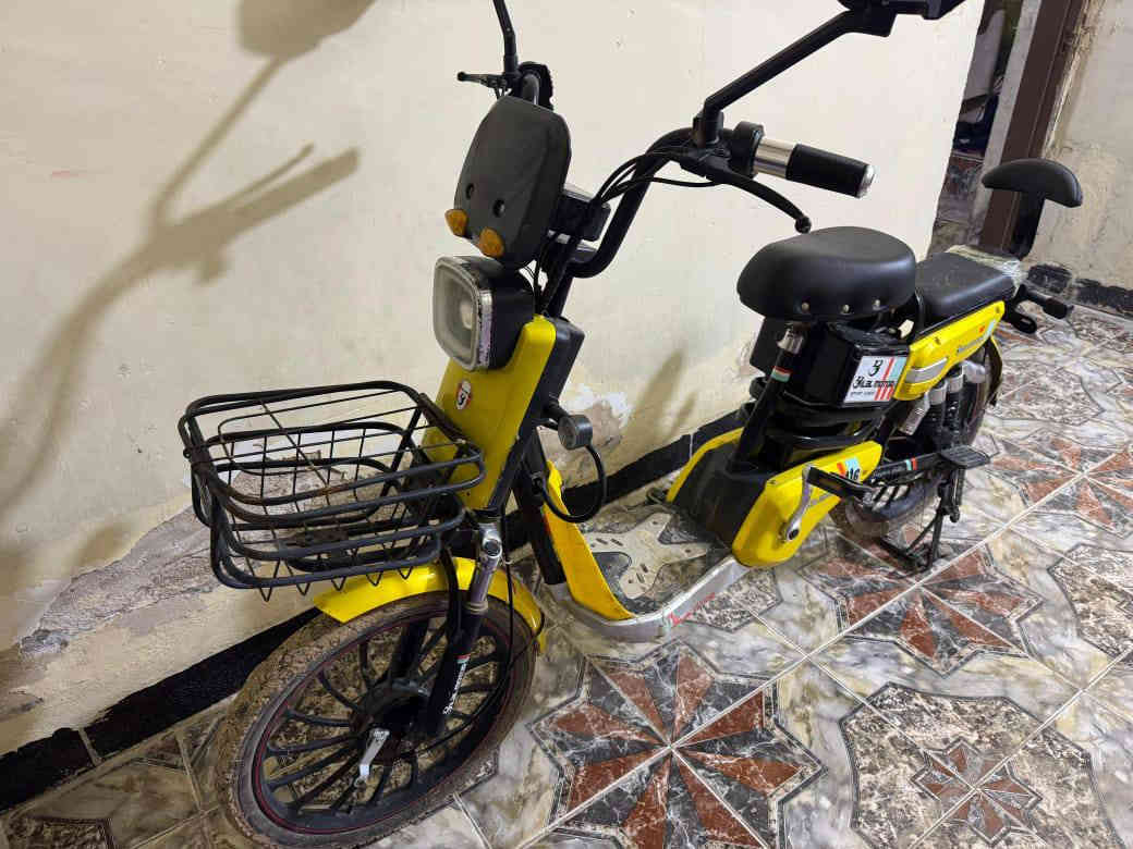 بايسكل شحن حجم 20كلش نظيف السعر 275 بصمه سويج 
تايرات جدد
بيع او مراوس.       ديالى الخالص حي العمال
***********
