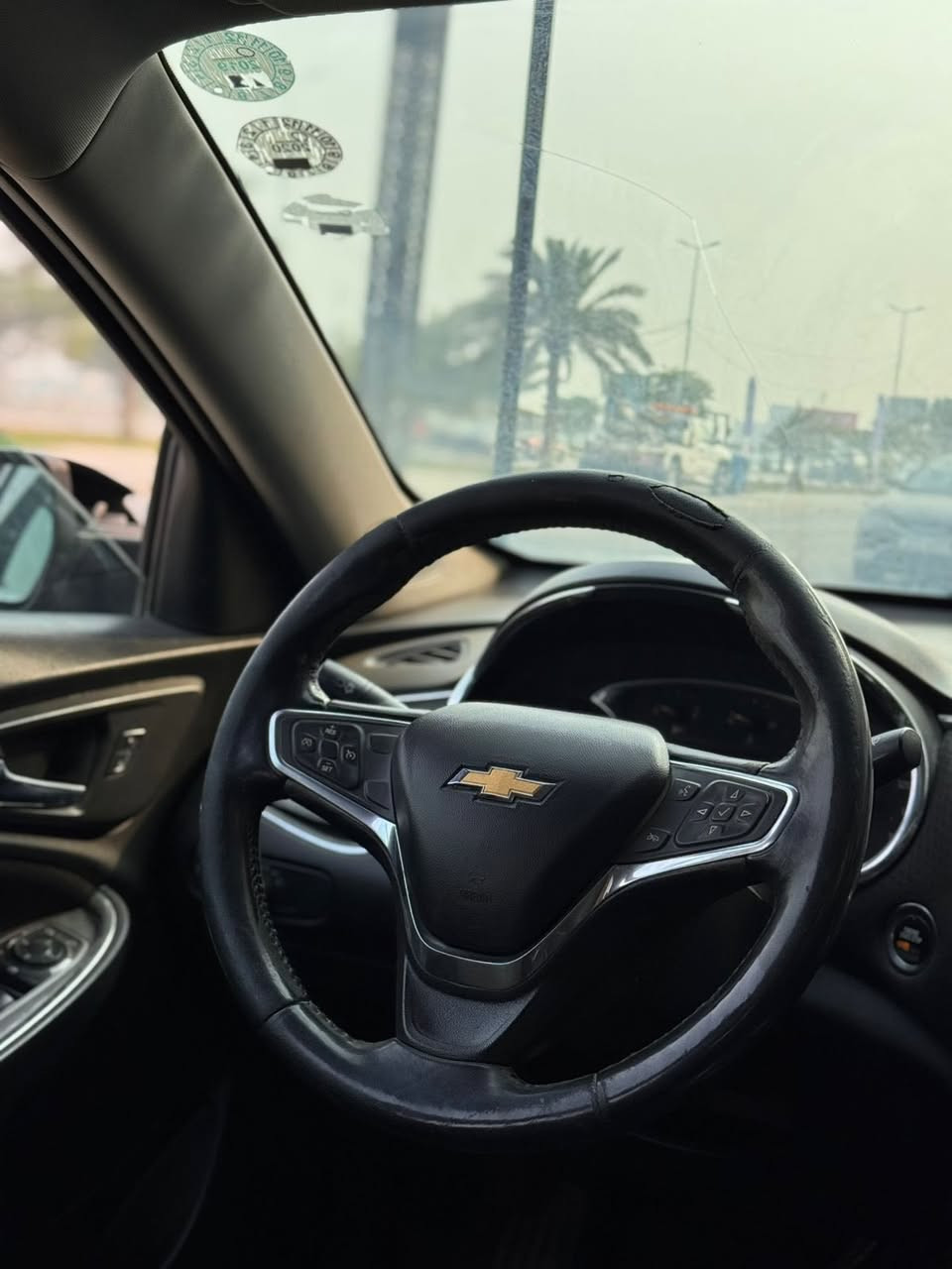 ماليبو 2017
حادثها دعاميات وخشم البنيد فقط مصبوغ والباقي مكفول من الصبغ والتبديل
خمس بصمات 
تشغيل عن بعد شاشه جبيره 
لون رصاصي 
LT 
رقم اربيل
سنويه ساقطه 
95 وبيها مجال 
كشن كهرباء 
***********
