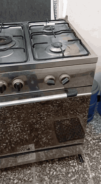 طباخ للبيع شغال وناره زكه وفرن هم شغال مقطع فيديو شغال مكان نجف اتصال ***********
