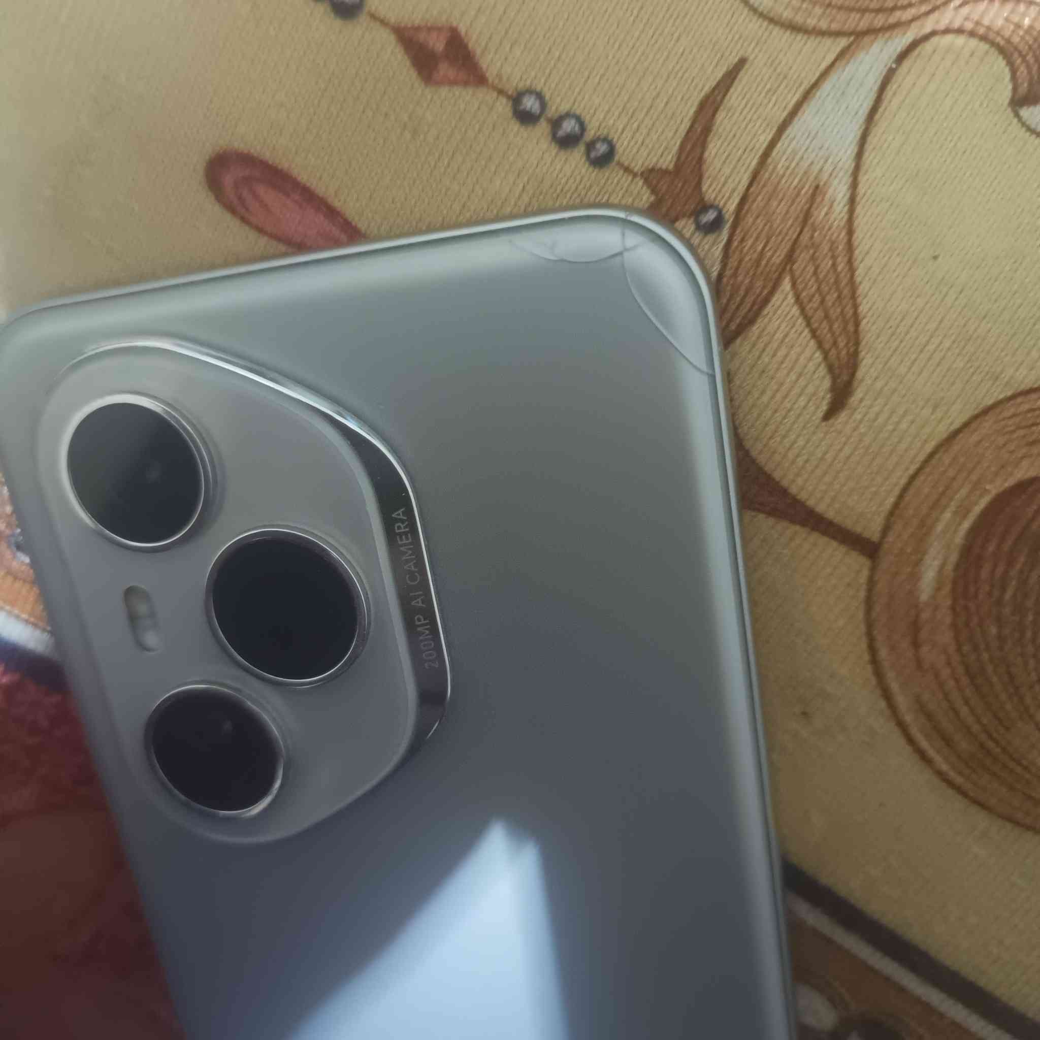 هونر 400برو بي فطر قليل بضهر النضافه 100بل100 
السعر 525 الف لتواصل الرقم ***********
