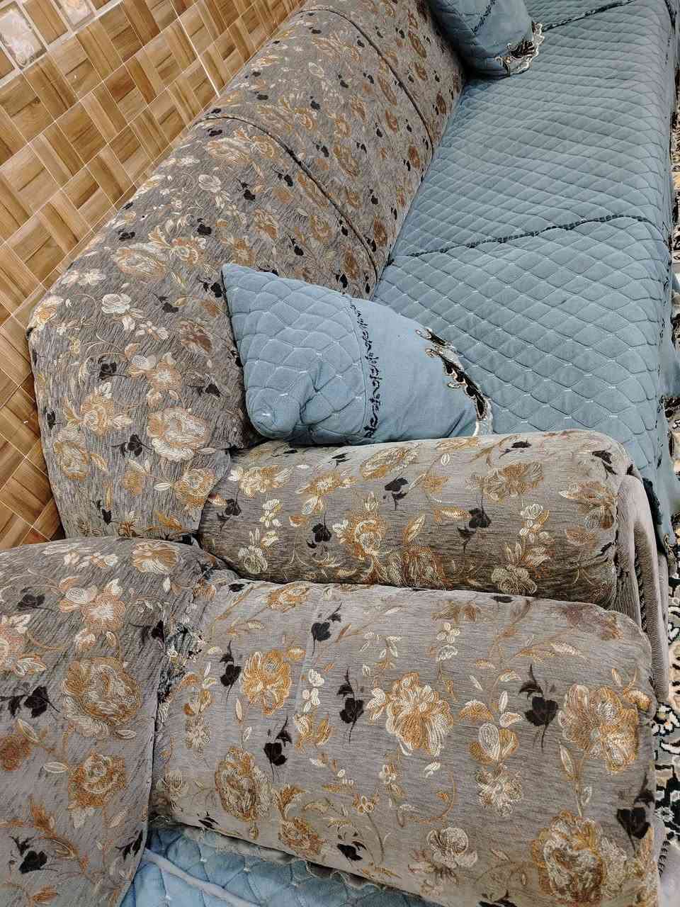 تخم ديوان تركي اصلي نظيف جدا 8مقاعد السعر 290 وبي مجال بغداد الحبيبية *********** يوجد واتساب بغداد, العراق
