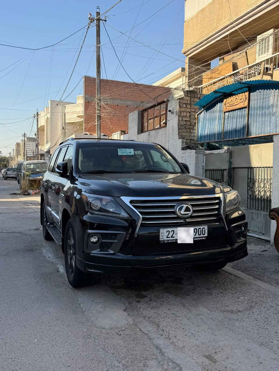 السلام عليكم لكزس موديل 2011 شكل 2012
رقم اربيل باسمي سنوية وهزة جديدة نافذة لغاية 2030 

مواصفات فول 1/1 بريم معروفة مواصفات الكزس 

اربع أبواب بصمة وثلاجة رادار امامي كشنات خلفية كهرباء وبعد بيها هواي مواصفات 

 تبريد منضومة جديدة كلش بارد 

سيارة جاهزة مابيها نقص 

بيها صبغ قطعتين وقطعة تبديل سونار مرفق 

سعرها مناسب جدا 270 ورقة 

*********** عنواني بغداد الكرخ حي الرسالة 

او الكرادة
