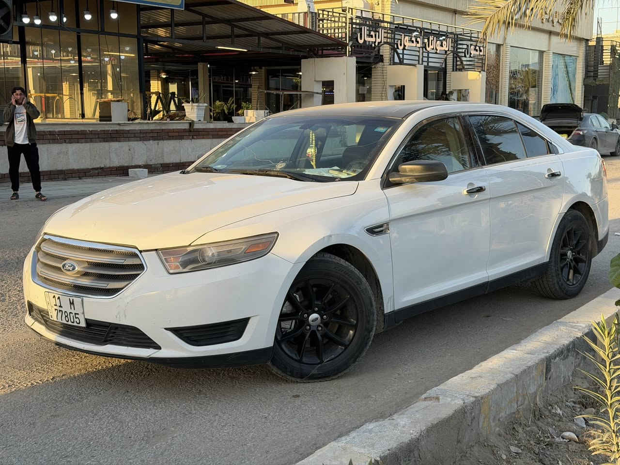 السلام عليكم 
فورد تورس 2013 
رقم بغداد انكليزي باسمي 
حادثها مال امريكا مرفق بالمنشور 
وبالعراق انضربت عندي بابين صوب السايق 
بجم كبس جنطه كبس 
كفاله تكم وشواصي ولغود 
السياره اني مدخلها للعراق على ايدي ولحد اليوم عندي 
عليها ادامه كامله للمكينه 
سعرها ب115 وبيها مجال 
مكانها نجف 
***********
***********
