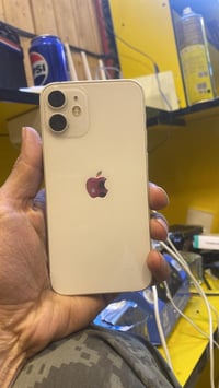 12 ميني مستبدل شاشه ذاكره 64  بسعر 150 الف  07746755315 بغداد جديدة
