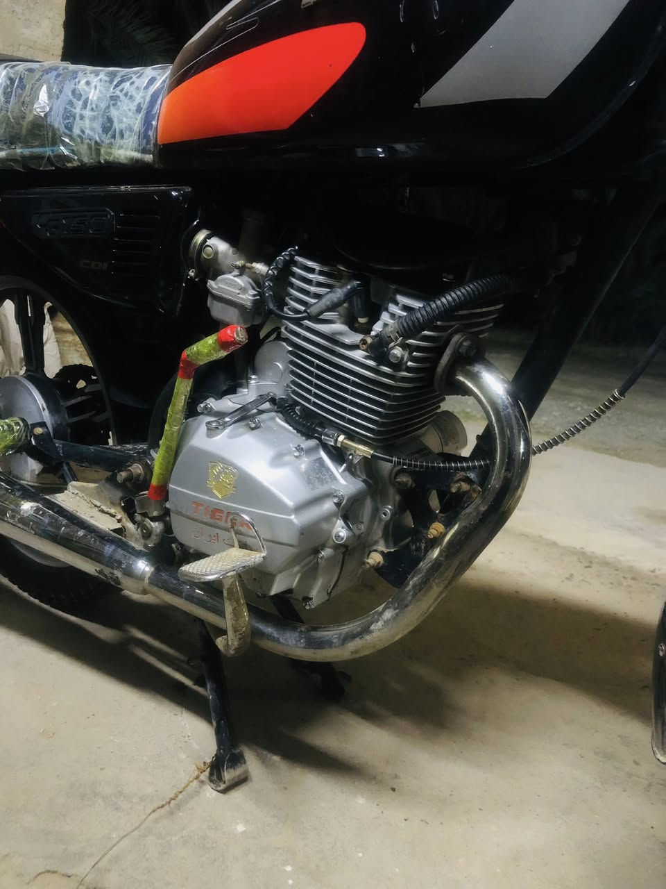 سلام عليكم  
دراجه  تايكرر للبيع 💫
موديل 2020
محرك ما مفتوح 💯
دراجه ما ذب عليهه ربع كاملهه مكله خير من الله ♥
تشتغل سلف و هندر 
عوزهه بس كلوبات مال اشاير سعرهن الف دينار 😂
السعر (475)وبيهه مجال 
( اوراق موجوده بيهه ورقتين لو تلاثه) 

(ملاحضه)  
(الي ما يعجبه السعر يعبر المنشور ولحد يكسر بحلال العالم السوك كلشي بي) 

(مكان الدراجه بعداد الشعله منطقه ""(السلأميات) 

(للتواصل) 
***********(اثير) 
(‏ 075-136-28317 ‏)(كورك)
