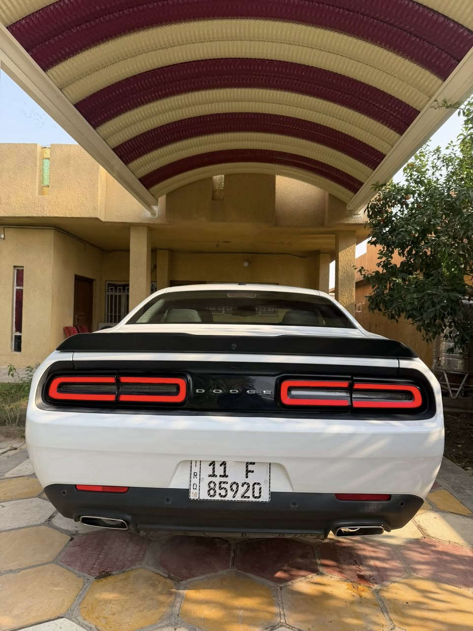 السلام عليكم 
للبيع جالنجر 2023 GT 
مكينة 3600 / V6
ماشية / 36 الف مايل 
حادثها جاملغ وبنيد 
صور الحادث ويه المنشور 
رقم بغداد الدولي ب اسمي 
السيارة جاهزة مابيها اي نقص 
السعر / 200 وبيها مجال بسيط 
مكاني / ديالى جديدة الشط 
للاستفسار/ ***********
