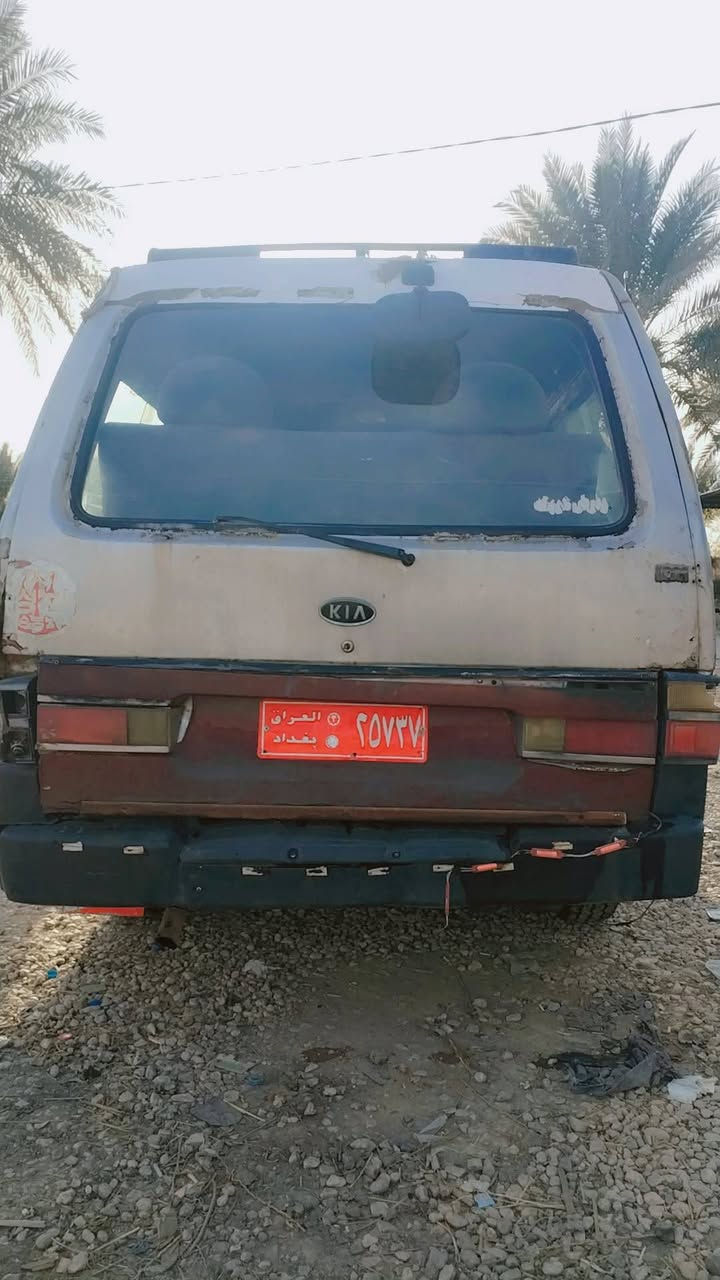 كيا بستا للبيع مكينه وكير خير من الله رقم احمر سعر 15ورقه وبيها مجال للاستفسار تواصل ع رقم ***********
