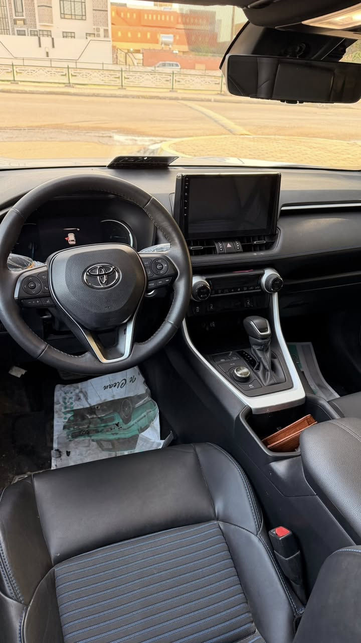 تويوتا   RAV 4 راف فور هايبرد  2024   1/1
فول مواصفات 1/1
-فتحة
-باب خلفي كهرباء    
- رادار امامي   
- ⁠رادار جانبي 
- ⁠حساسات 360°
-سستم صوت JBL مع دمام خلفي وتويترات بلتكم 
-5  360°
- ⁠   (تنفتح بلرجلين) 
- ⁠مانع اصطدام   
- ⁠لايت LED
- ⁠كشنات كهرباء جلد 
- ⁠كشنات تدفئة تبريد 
- ⁠كشنات خزن مموري 
- ⁠هيتر ستيرن 
- ⁠هيتر مري 
- ⁠شاحن لاسلكي 
- ⁠4 انضمة قيادة 
- ⁠اوتو هولد 
- ⁠تبريد قطعتين 
- ⁠وبعد كثير مواصفات 
وارد امريكي 

🚨السعر :208$

🚨حادثها تقرير مياه وشغالة 
🚨الفلوجة -حي الشرطة
***********
