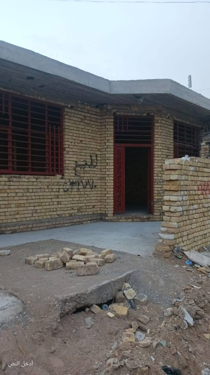 السلام عليكم ورحمة الله وبركاته
بيت للبيع مساحة 200م بالبيضاء نزلة حيدر ابو تبريد قريب على شارع السدة  البيت بناء طابوك وصب كونكريت مجاري كاملة  
للاستفسار الاتصال على الرقم 
***********
