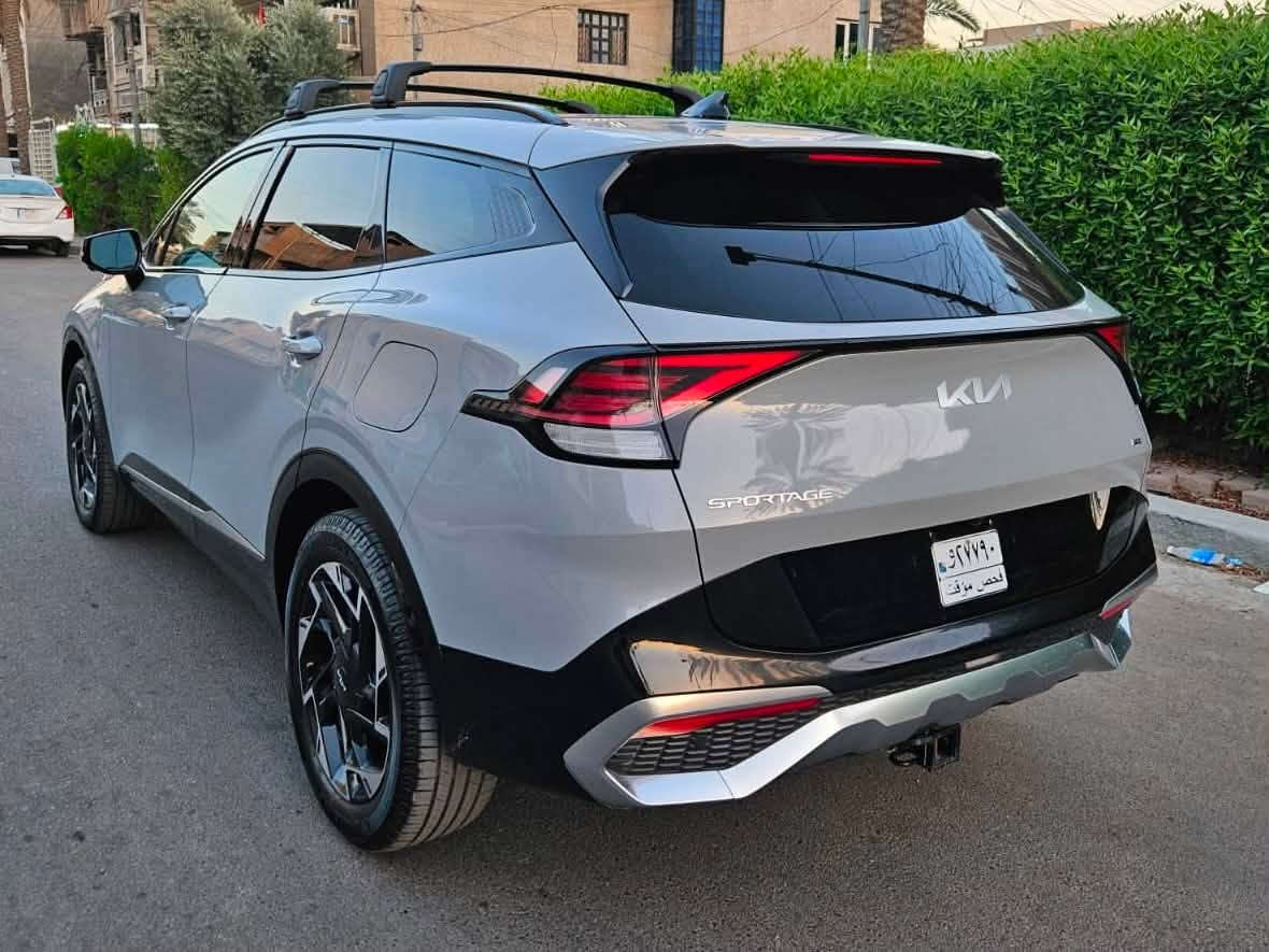 كيا سبورتج اس اكس برستيج ٢٠٢٤
Kia Sportage SX Presige 2024
السياره فول مواصفات ماكو شي ما بيه  بدون دواخل ايرباكات سليمه 
ماشيه 32.000km 

المواصفات 
تحكم ستيرن 
رادار امامي 
حساسات امامي خلفي 
كامره ٣٦٠ درجه 
اوتو ستوب 
كشنات كهرباء 
ذاكره خزن ميموري
تدفئه تبريد كشنات امامي
بانوراما 
تحديد مسار 
قفل سرعه 
جنطه كهرباء
نقطه عمياء

وبعد اكو مواصفات هوايه متجي عله بالي المهم السياره واحد عله واحد 

صور الحادث موجوده 

السعر 215 ورقه بدون رقم 230 مرقم وكامل انته بكيفك شتريد اني حاضر
التواصل عله رقم***********
