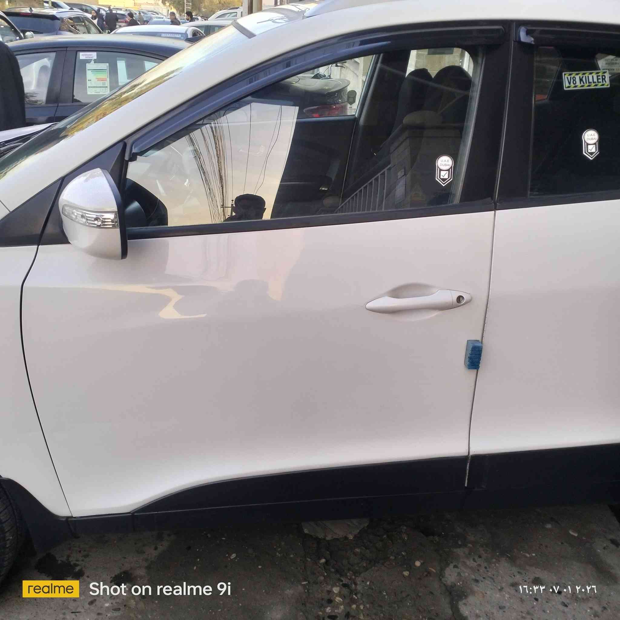 السلام عليكم سياره توكسن للبيع
موديل 2013 السياره نضيفه محرك ممفتوح شرط 
بيها صبغ باب السائق فقط السعر 160 بيها مجال 
معه كابون بانزين العنوان موصل للاستفسار الأتصال
على الأرقام التاليه
0771 712 3182   اسيا
0751 182 8053 كورك
