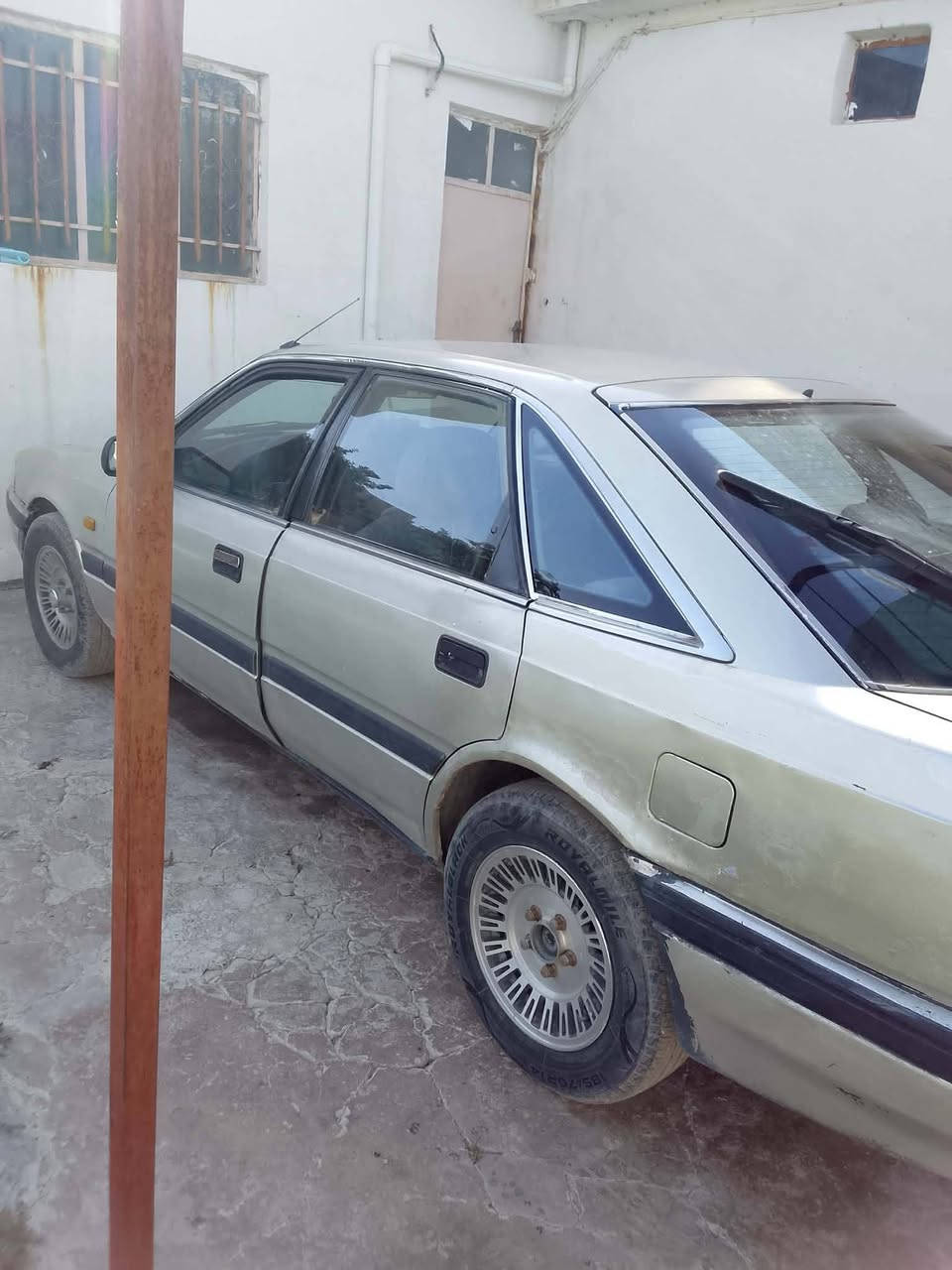 مازدا 626 ثمانيه بخ رقم نينوى دولي باسمي
سنويه شرط الوكاله والتحويل 

تبريد بس يعوزه غاز محرك لاصرف ولانفخ تايرات جدد
الاتصال***********
