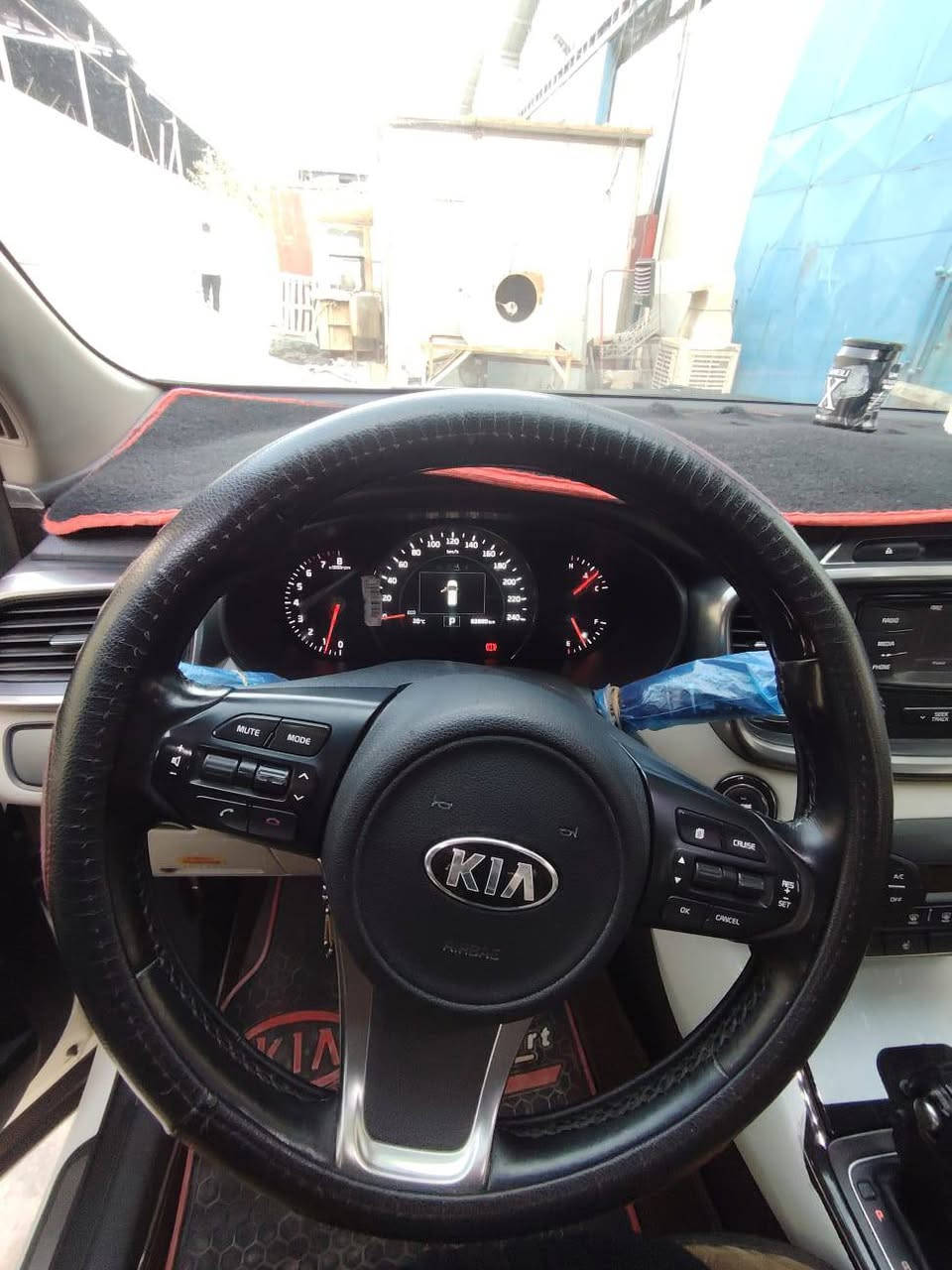 السلام عليكم.سورنتو 2016
السيارة كانت مضمومه 
فول 1/1 للأخير بعد سلفون الشركة داخل الابواب 
سعرها 225 مجال قليل ابسمي كفالة عامه عنوان بغداد عويريج *********** اتصال فقط
