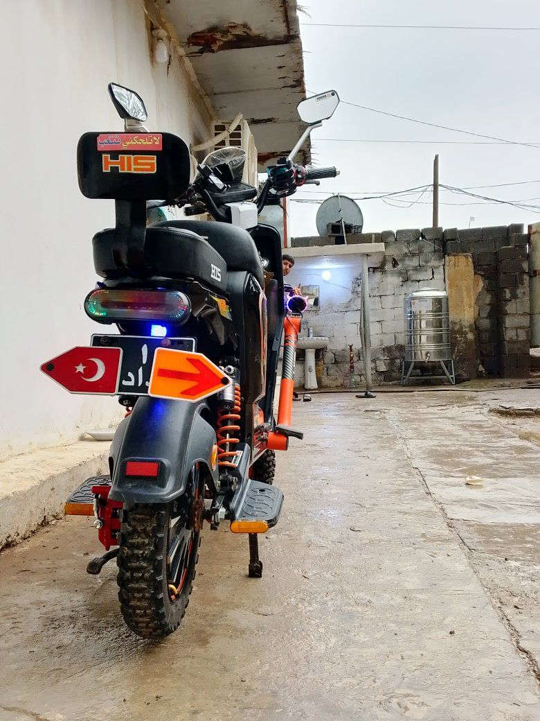 السلام عليكم 
دراجة شحن للبيع 
نضيفة كلش اخت الزيرو 
اي عطل مابيهة شاحنة موجودة 
الدراجة تشتغل كارت وسويج وبصمة
مكان ديالى خان بني سعد ***********
