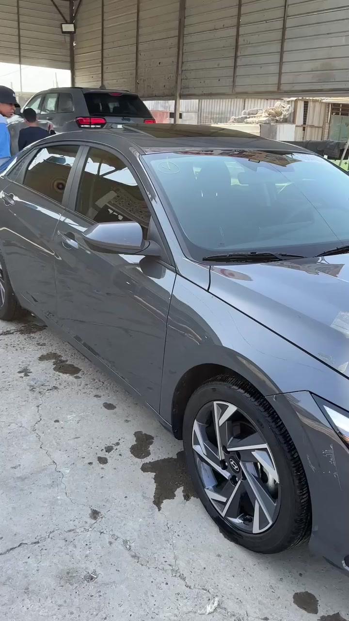 النترا 2025
السيارة فول
بصمة فتحة
تشغيل عن بعد 
كشنات تدفئة تبريد 
رادارات 360
كامرة 360
حساسات360
قيادة ذاتيه
توقف ذاتي 
ستيرن تدفئة
لدداخلي 
ويلكب كروم
حادثهة جدن بصيط 
جاملغ فقط الفخذة  والبنيد ربعة راجاعت بارد
ليبل واحد بدون صبغ بدون تبديل
***********
