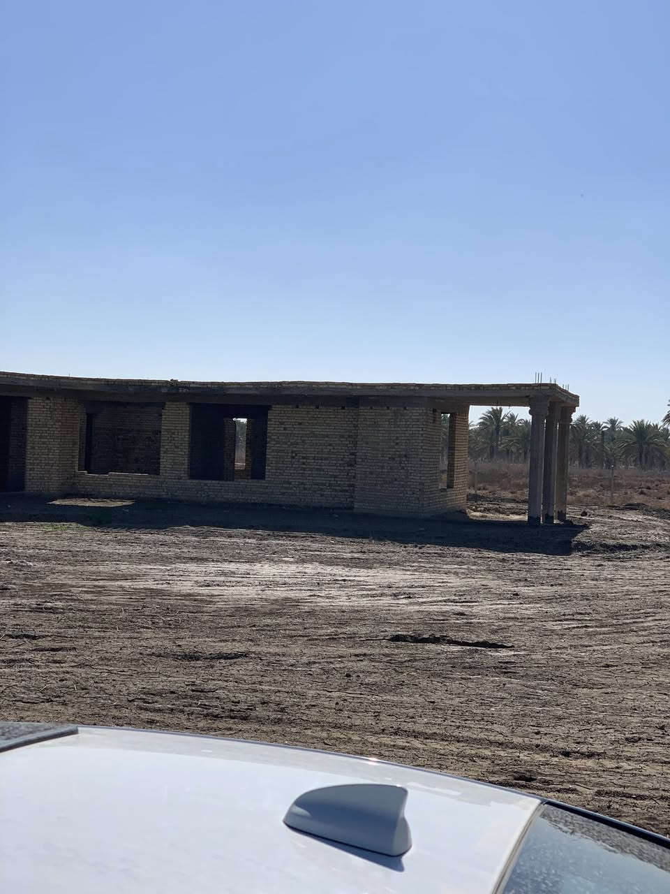 سلام عليكم قطعه أرض في البوعلوان شارع ابوالطياره سكنية وتجارية 
المساحه ٢دونم واجهه ١٠٠متر والنزال ٥٨ متر الموقع ابوالطياره مباشر ع التبليط مقابيل جامع البتول عن الشارع العام ٢ كيلو نوع العقار طابو سند ٢٥تحويل مباشر بل طابو علما أن الأرض تحتوي ع داريين ومضيف كما موضح بلصور مثبتة الحدود ومسيجة وكاملة  
للأستفسار***********
***********
