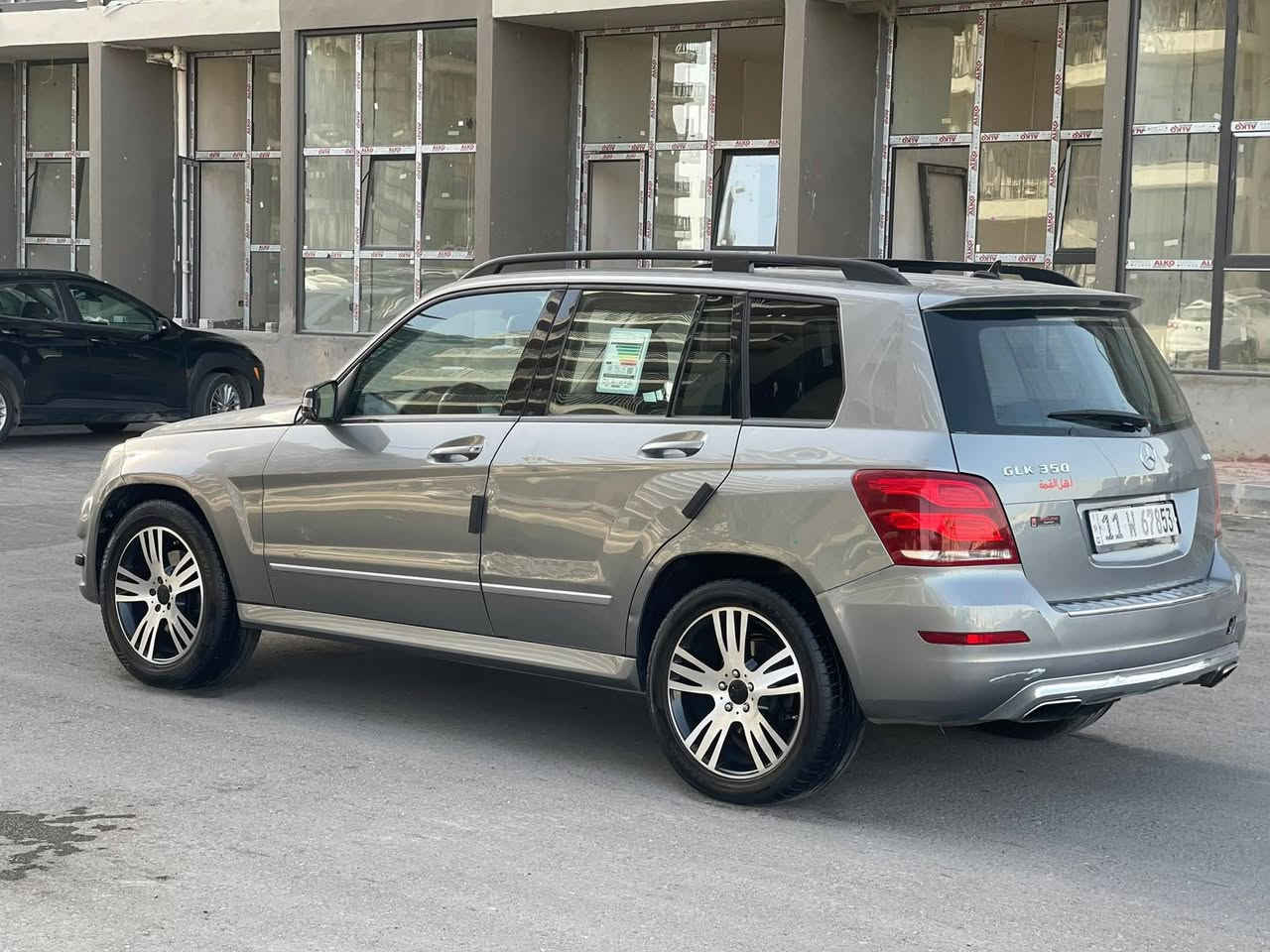 السلام عليكم للبيع مارسدس GLK
موديل 2013 رقم بغداد بسمي
فول مواصفات للاخير
مكينه وكير وتبريد وحداديه بحاله ممتازه 
حجم المكينه 6 سلندر 
السعر 155$ورقه
مكان السياره الفلوجة
للاتصال ***********
