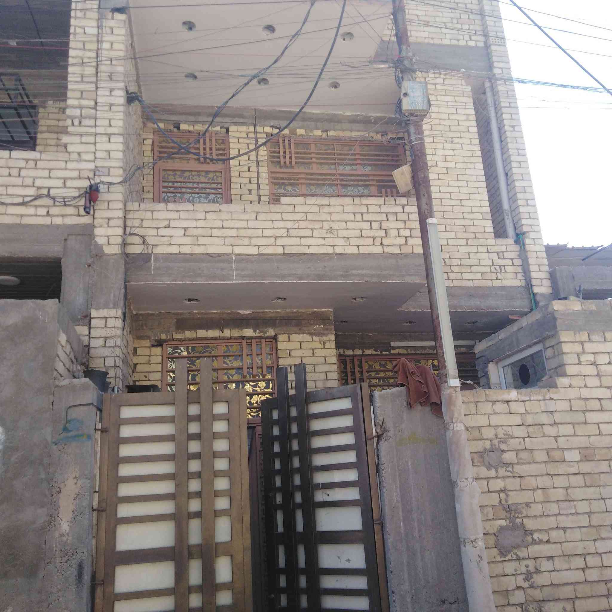 السلام عليكم بيت ١٠٠ متر قاطين حي الرئاسه معمل الغاز نهايته شارع عشرين بالاخير تفاصيل اتصل ***********
